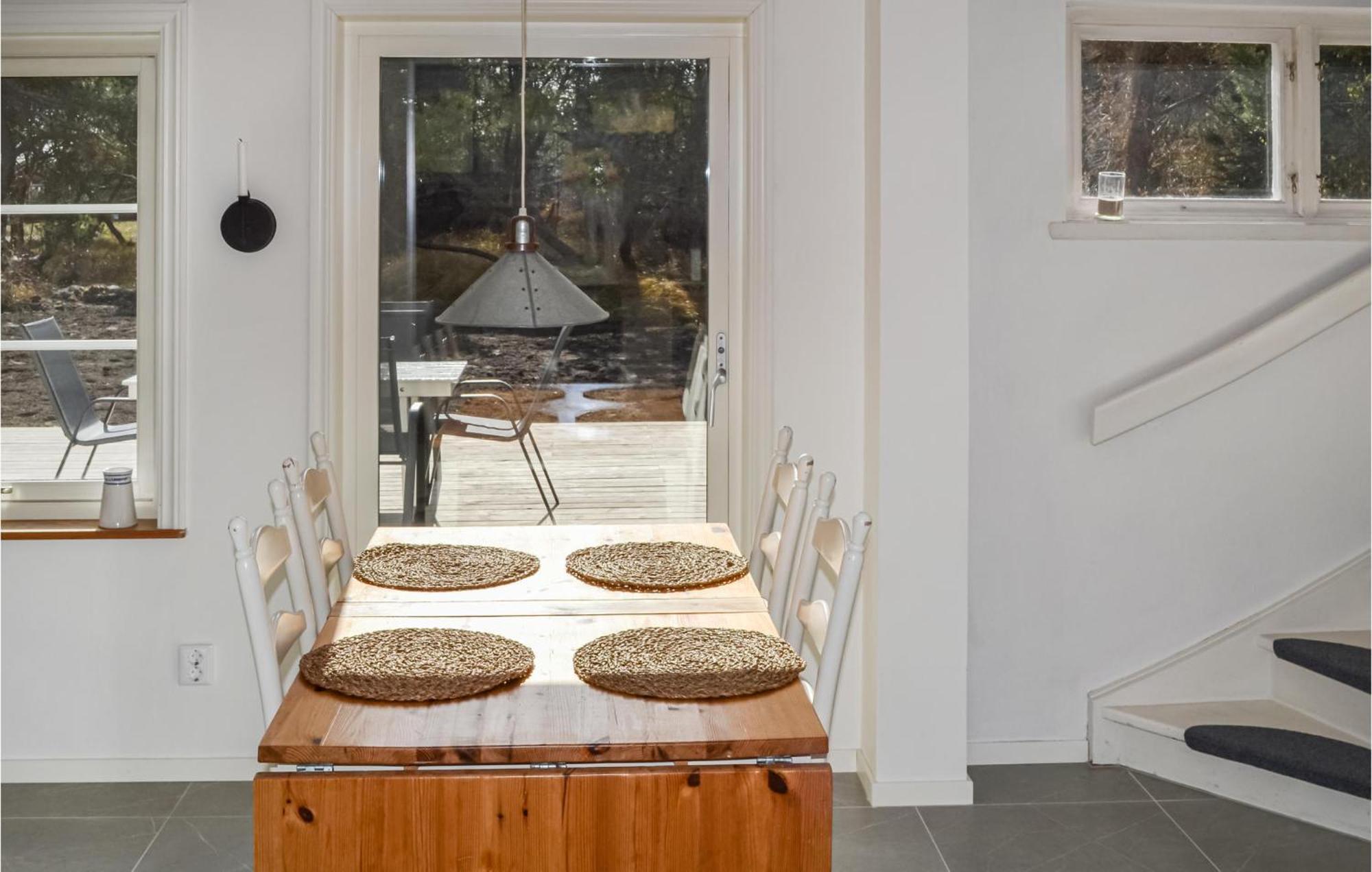 Gorgeous Home In Borrby With Wifi Екстер'єр фото